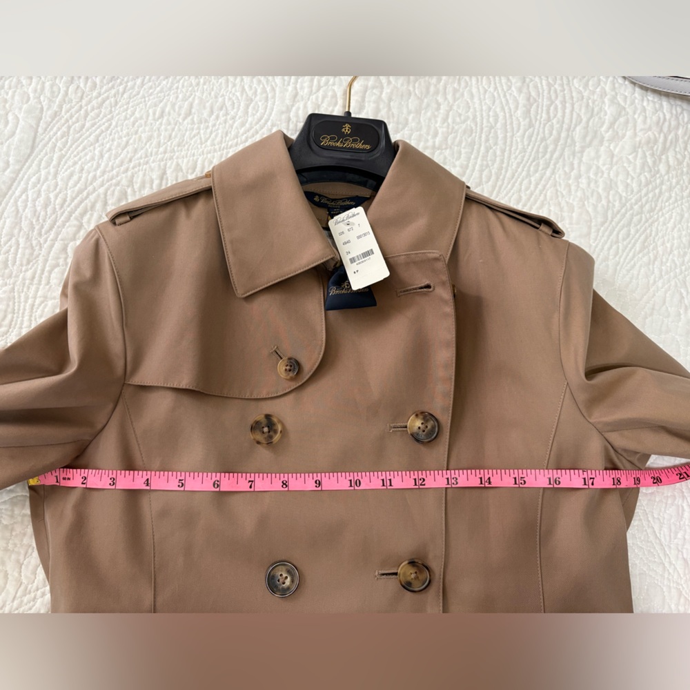 Brooks Brothers Classic Tan Trench Coat with zip-out lining, size 8P - Picture 5 of 8